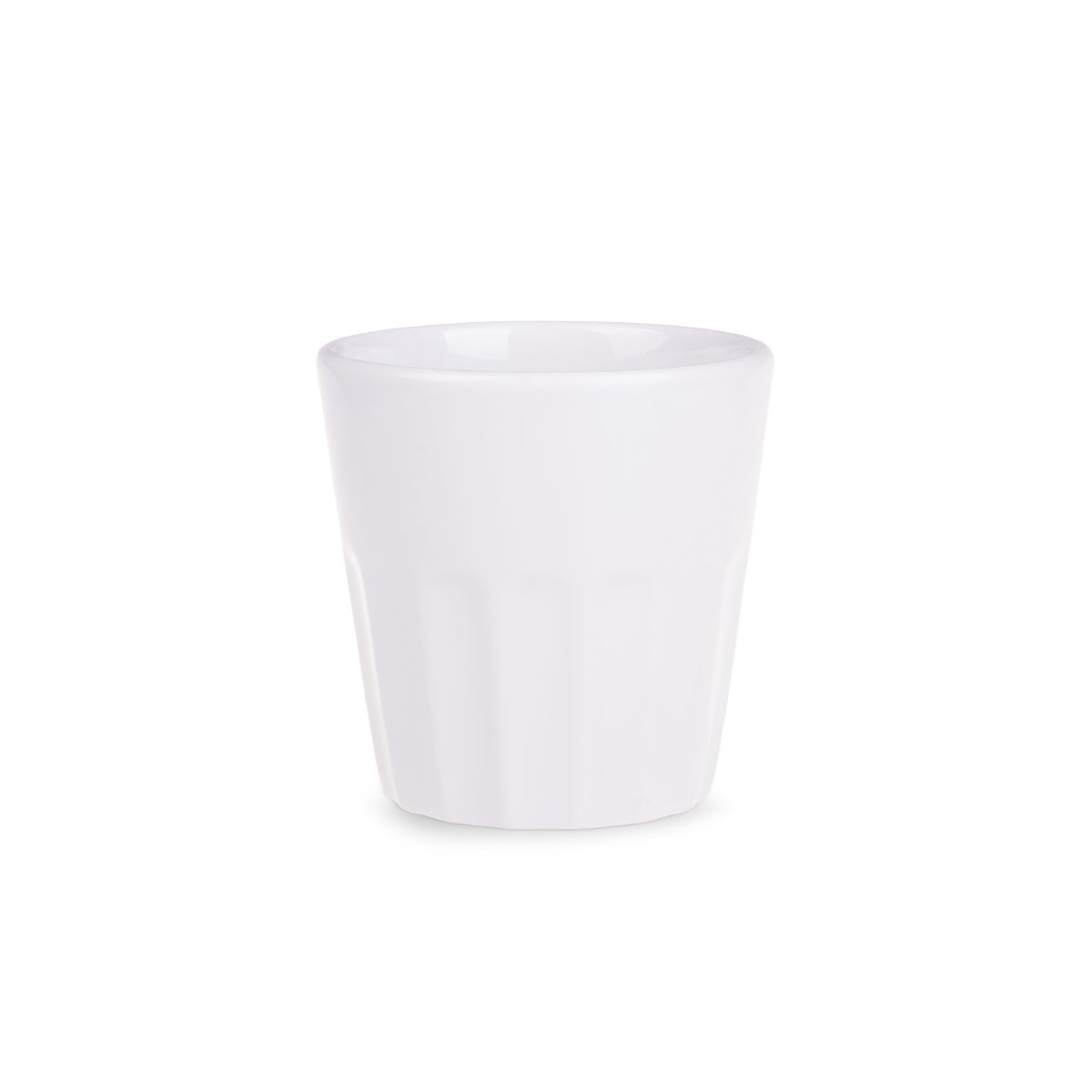 Vooraanzicht van Noble beker 9 cl van porselein met gladde afwerking en compact espressoformaat.