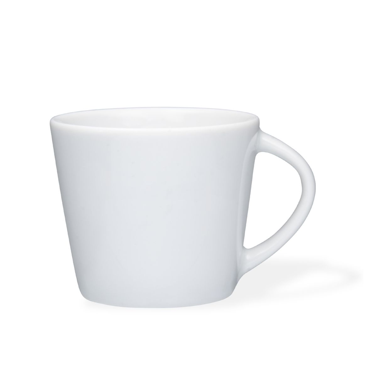 Eva Koffie Kop 20 cl. porselein in frontaal aanzicht, klassiek model met neutrale witte kleur.