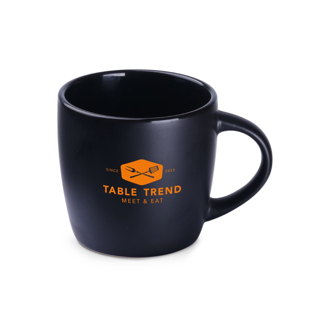 Keramieken espresso kopje van 10 cl. met oranje TableTrend-logo in één kleur op de voorkant.