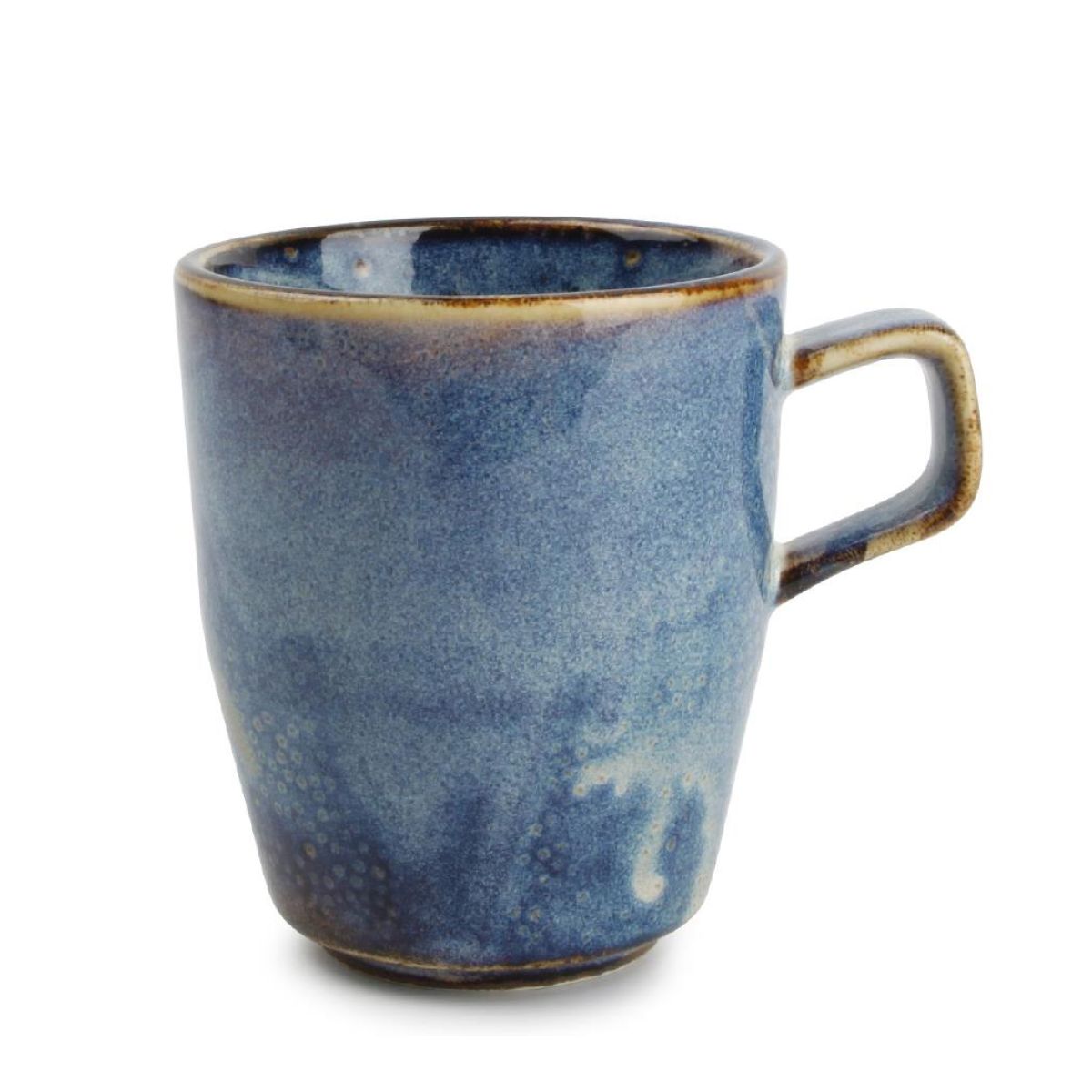 Vooraanzicht van Nova mok 28 cl in porselein, rechte cilinder met oor en vlakke bodem, neutraal wit. Vooraanzicht van Nova mok 28 cl in porselein, rechte cilinder met oor en vlakke bodem, neutraal wit.