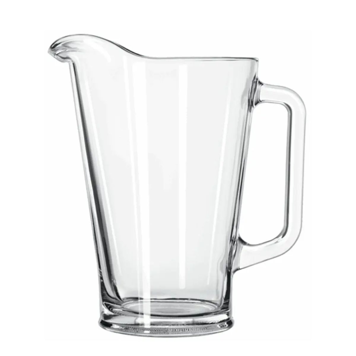Grote glazen Libbey pitcher van 1,7 liter, recht van voren in beeld gebracht. Grote glazen Libbey pitcher van 1,7 liter, recht van voren in beeld gebracht.