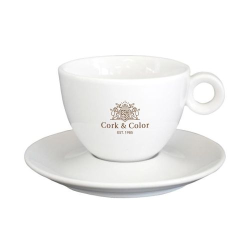 Porseleinen Bola cappuccino wit 20 cl. set met éénkleurig DailyDrinks-logo op de voorzijde.