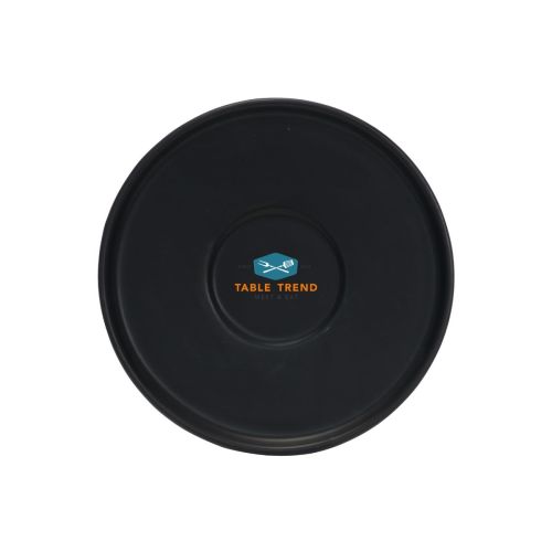 Vooraanzicht van de Blackwell porseleinen koffieschotel 15 cm met een TableTrend logo in meerdere kleuren.