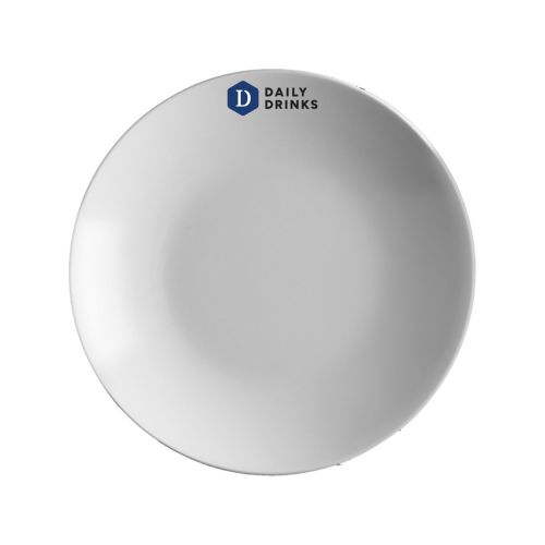 Diep bord Isabelle 23 cm porselein bedrukt met meerkleurig DailyDrinks-logo op het vooraanzicht.