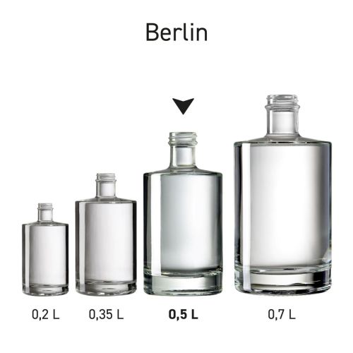 De Fles Berlin 0,5 liter glas weergegeven als onderdeel van een serie met verschillende inhoudsmaten. De Fles Berlin 0,5 liter glas weergegeven als onderdeel van een serie met verschillende inhoudsmaten.