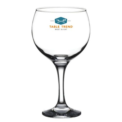 Gin Tonic Glas Bistro Cubata 63 cl glas vooraanzicht met meerkleurig logo TableTrend. Gin Tonic Glas Bistro Cubata 63 cl glas vooraanzicht met meerkleurig logo TableTrend.
