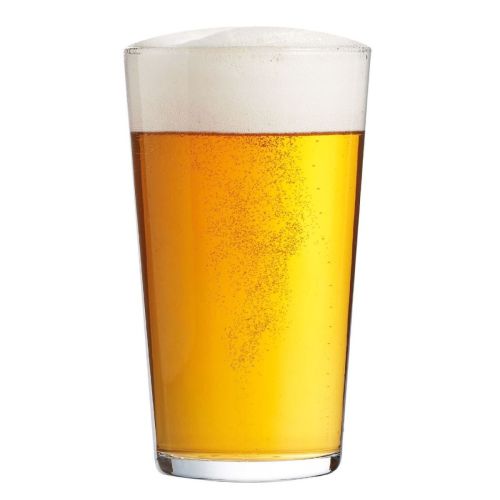 Glas Conique 64 cl. gevuld met vloeistof, gefotografeerd tegen een witte achtergrond.