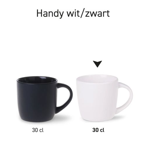Serie Handy mokken 30 cl. porselein in twee verschillende uitvoeringen naast elkaar gepresenteerd. Serie Handy mokken 30 cl. porselein in twee verschillende uitvoeringen naast elkaar gepresenteerd.