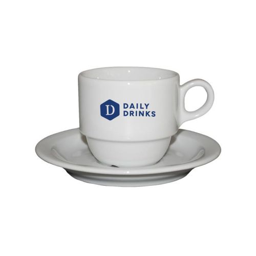 Legio Koffie wit 16 cl. SET en eenkleurig DailyDrinks-logo voorop zichtbaar. Legio Koffie wit 16 cl. SET en eenkleurig DailyDrinks-logo voorop zichtbaar.