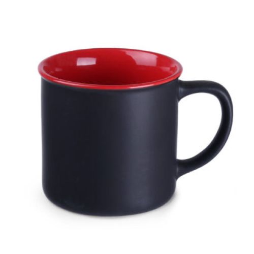 Zwart-rode keramieken mok Loft Supreme 31 cl. in frontaal aanzicht met glad oppervlak en rechte vorm. Zwart-rode keramieken mok Loft Supreme 31 cl. in frontaal aanzicht met glad oppervlak en rechte vorm.