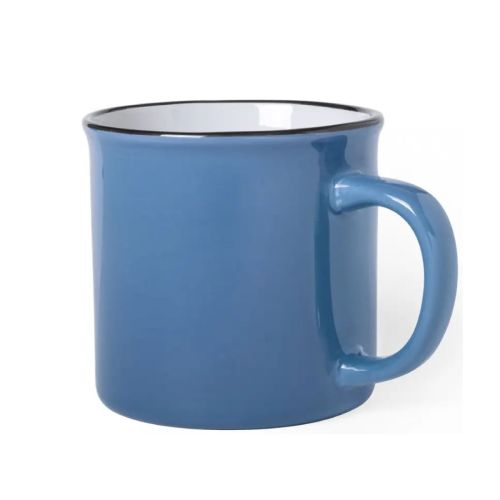 Vooraanzicht van mok Sinora 30 cl van lichtblauw porselein met rechte vorm en glad oppervlak. Vooraanzicht van mok Sinora 30 cl van lichtblauw porselein met rechte vorm en glad oppervlak.
