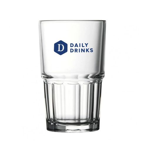 Transparant Next Longdrink Stapel 28,4 cl. met enkelkleurig DailyDrinks-logo op de voorzijde. Transparant Next Longdrink Stapel 28,4 cl. met enkelkleurig DailyDrinks-logo op de voorzijde.