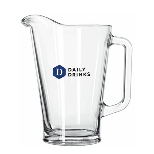 Pitcher van 1,7 liter in glas met DailyDrinks-logo in meerdere kleuren op de voorzijde geplaatst. Pitcher van 1,7 liter in glas met DailyDrinks-logo in meerdere kleuren op de voorzijde geplaatst.