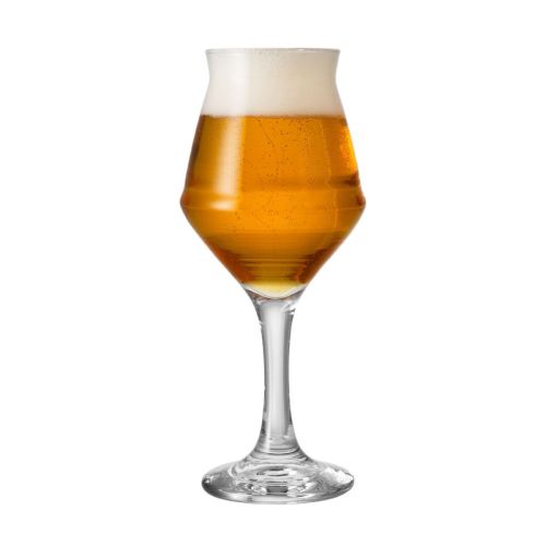 Gevuld Sommelier Kelch glas van 40 cl. op witte achtergrond, inhoud goed zichtbaar in het glas.