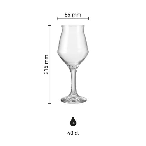 Gevuld Sommelier Kelch glas van 40 cl op witte achtergrond, inhoud goed zichtbaar in het glas.