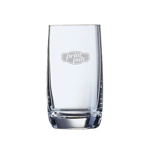 Gravure van PrintPub-logo op glashelder Vigne waterglas 22 cl, zichtbaar aan de voorzijde.