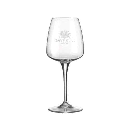 Gravure van CorkColor-logo zichtbaar op transparante voorzijde van het wijnglas 35 cl. Gravure van CorkColor-logo zichtbaar op transparante voorzijde van het wijnglas 35 cl.
