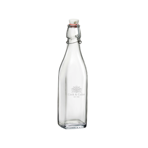 Beugelfles Swing 0,5 liter met fijn gegraveerd CorkColor-logo zichtbaar op de voorzijde van het glas. Beugelfles Swing 0,5 liter met fijn gegraveerd CorkColor-logo zichtbaar op de voorzijde van het glas.