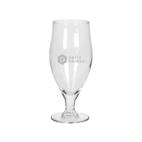 Gegraveerd DailyDrinks-logo op het vooraanzicht van een 32 cl. Cervoise glas, subtiel in het materiaal verwerkt.