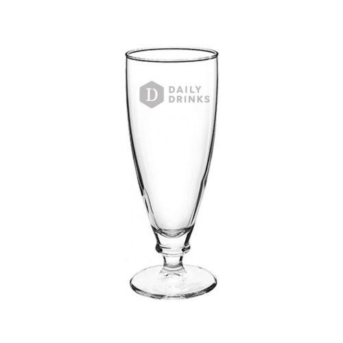 Logo van DailyDrinks in fijne glasgravure zichtbaar op voorzijde van Harmonia glas 27,5 cl. Logo van DailyDrinks in fijne glasgravure zichtbaar op voorzijde van Harmonia glas 27,5 cl.