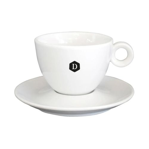 Porseleinen Bola cappuccino wit 20 cl. set met éénkleurig DailyDrinks-logo op de voorzijde. Porseleinen Bola cappuccino wit 20 cl. set met éénkleurig DailyDrinks-logo op de voorzijde.