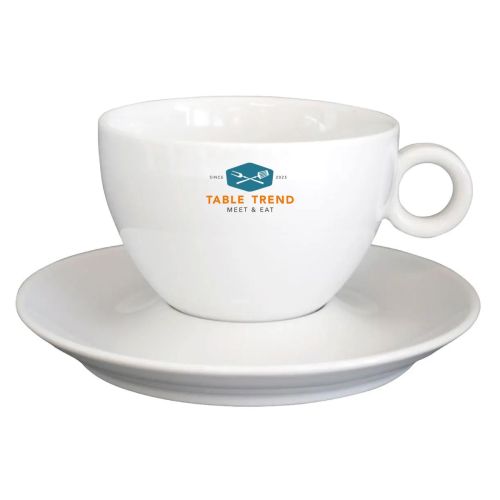 Bola koffie verkeerd wit 28 cl. bedrukt met TableTrend-logo in meerdere kleuren. Bola koffie verkeerd wit 28 cl. bedrukt met TableTrend-logo in meerdere kleuren.