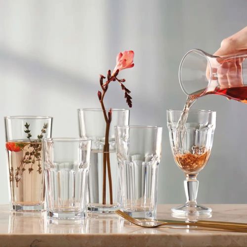 Casablanca Latte Hoog glas 28,5 cl. in gebruikssituatie met drank, vastgelegd in actiebeeld. Casablanca Latte Hoog glas 28,5 cl. in gebruikssituatie met drank, vastgelegd in actiebeeld.