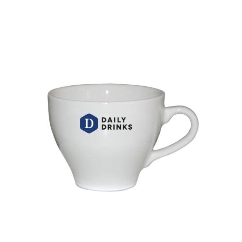 Porseleinen Dom Koffie kop 15 cl. met meerkleurig DailyDrinks-logo zichtbaar op de voorkant. Porseleinen Dom Koffie kop 15 cl. met meerkleurig DailyDrinks-logo zichtbaar op de voorkant.