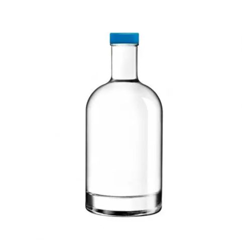 Fles Oslo 0,5 liter van helder glas met een blauwe dop in recht vooraanzicht zonder opdruk. Fles Oslo 0,5 liter van helder glas met een blauwe dop in recht vooraanzicht zonder opdruk.