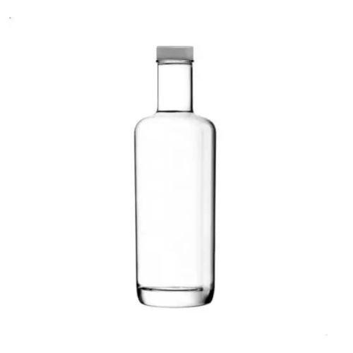 Cilindrische glazen fles Oxygen 0,5 liter met zilveren dop in vooraanzicht, met smalle hals en brede bodem. Cilindrische glazen fles Oxygen 0,5 liter met zilveren dop in vooraanzicht, met smalle hals en brede bodem.