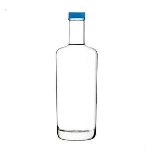Voorzijde van glazen fles Oxygen 0,7 liter met blauwe dop, rechtopstaand met lange, smalle hals. Voorzijde van glazen fles Oxygen 0,7 liter met blauwe dop, rechtopstaand met lange, smalle hals.