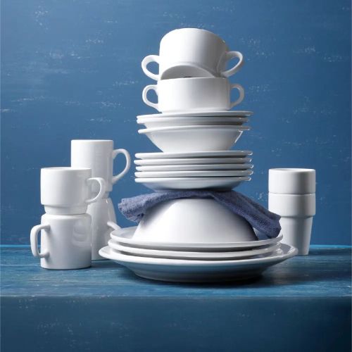Gevulde koffiekop Mammoet Budgetline 20 cl.o in setting met blauwe achtergrond. Gevulde koffiekop Mammoet Budgetline 20 cl.o in setting met blauwe achtergrond.