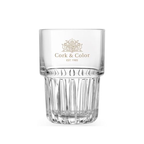 Eénkleurig logo van CorkColor zichtbaar op het vooraanzicht van Onis Everest glas 26,5 cl. Eénkleurig logo van CorkColor zichtbaar op het vooraanzicht van Onis Everest glas 26,5 cl.