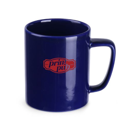 Mok Tommy Classic met éénkleurig PrintPub-logo op de voorkant, bedrukt op keramiek. Mok Tommy Classic met éénkleurig PrintPub-logo op de voorkant, bedrukt op keramiek.