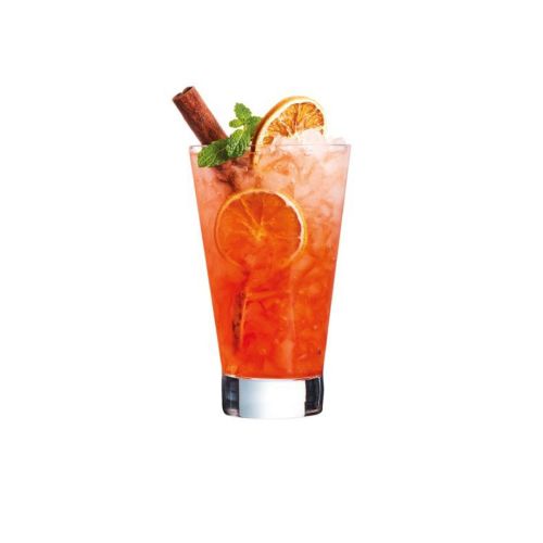 Shetland 42 cl. glas gevuld met drank, weergegeven in realistische gebruikssituatie. Shetland 42 cl. glas gevuld met drank, weergegeven in realistische gebruikssituatie.