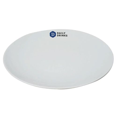 Ovaal porseleinen bord van 30 cm met meerkleurig DailyDrinks-logo zichtbaar op het bovenoppervlak. Ovaal porseleinen bord van 30 cm met meerkleurig DailyDrinks-logo zichtbaar op het bovenoppervlak.