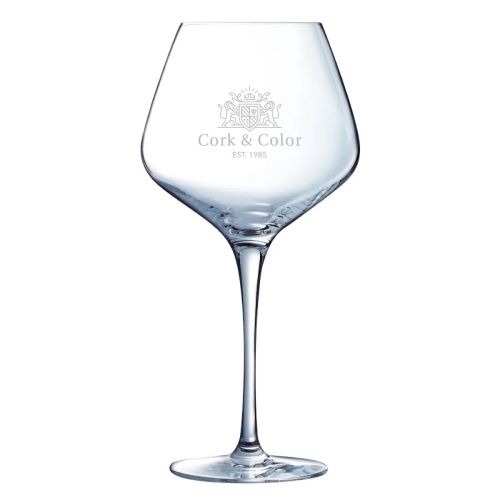 Sublym gin-tonicglas 60 cl met gegraveerd CorkColor-logo zichtbaar op het vooraanzicht. Sublym gin-tonicglas 60 cl met gegraveerd CorkColor-logo zichtbaar op het vooraanzicht.