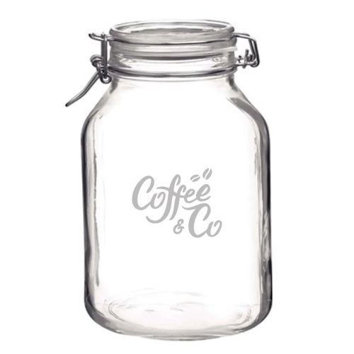 Gegraveerd CoffeeCo-logo op het ronde oppervlak van de Weckpot Fido 5 liter centraal op het glas. Gegraveerd CoffeeCo-logo op het ronde oppervlak van de Weckpot Fido 5 liter centraal op het glas.