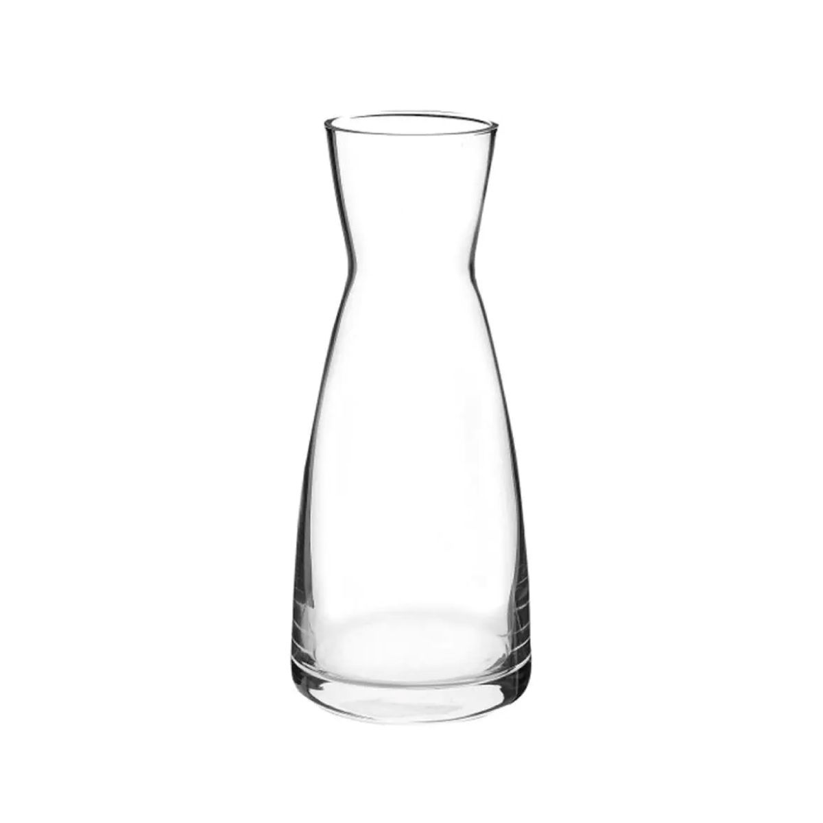 Vooraanzicht van Karaf Ypsilon 0,50 liter in helder glas met taps toelopende hals en brede voet. Vooraanzicht van Karaf Ypsilon 0,50 liter in helder glas met taps toelopende hals en brede voet.