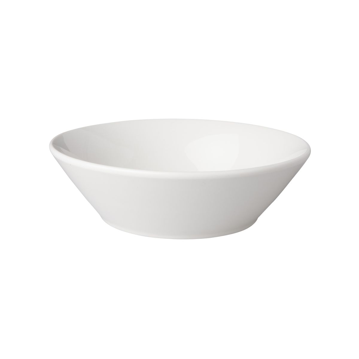 Witte porseleinen kom Neo Budgetline 18 cm in vooraanzicht, met brede opening en glad oppervlak. Witte porseleinen kom Neo Budgetline 18 cm in vooraanzicht, met brede opening en glad oppervlak.