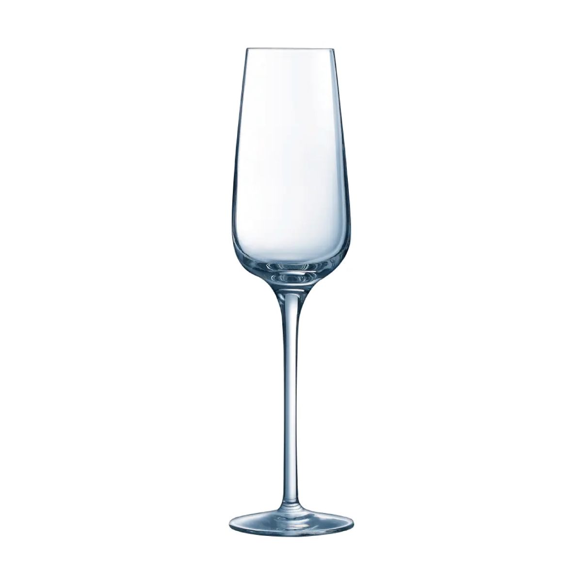 Vooraanzicht van het slanke Sublym champagneglas 21 cl, gemaakt van helder transparant glas. Vooraanzicht van het slanke Sublym champagneglas 21 cl, gemaakt van helder transparant glas.