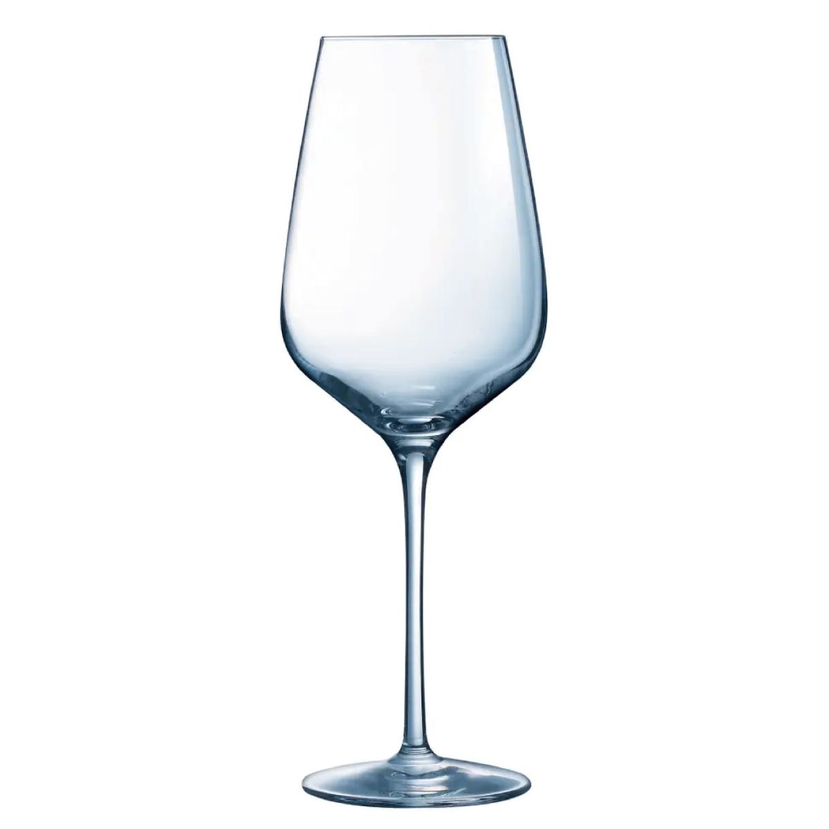 Vooraanzicht van het Sublym wijnglas 55 cl. gemaakt van helder glas met lange steel en brede kelk.